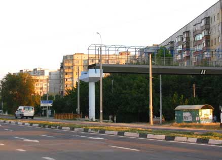 Строительство пешеходного перехода возле гипермаркета FM